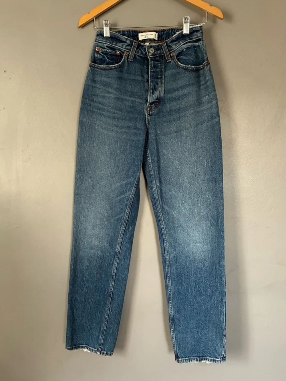 Abercrombie & Fitch The Dad High Rise Jeans Medium Wash Size 26/2 new curve love